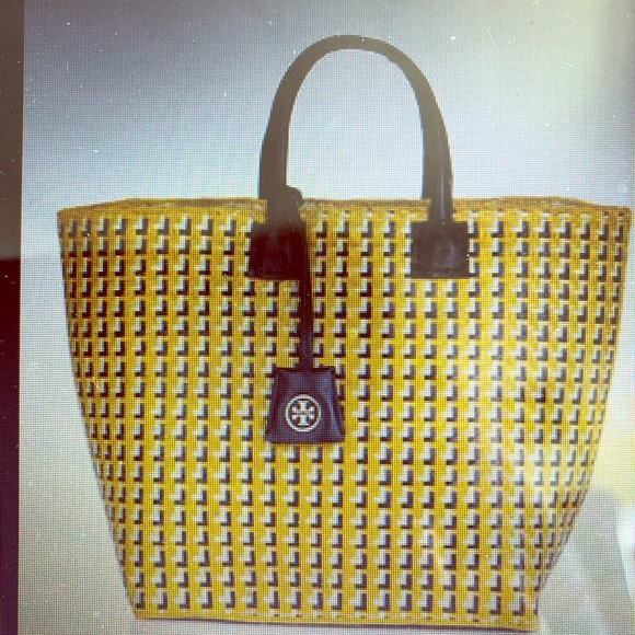 Tory Burch Handbags - Tory Burch Straw and Leather tote bag